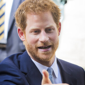 Le prince Harry en visite au "Leeds Leads : Encouraging Happy Young Minds" à Leeds, le 6 juillet 2017.