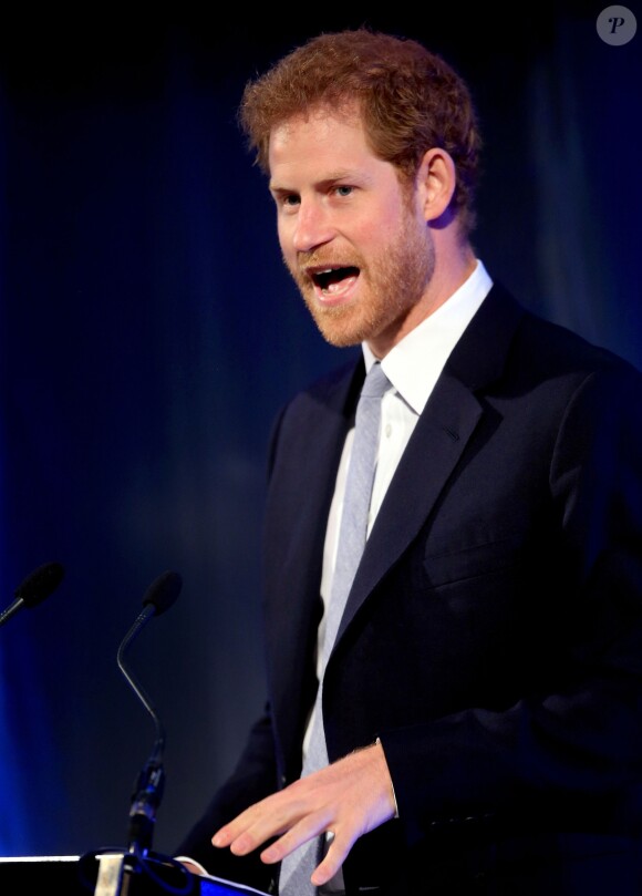 Le prince Harry en visite au "Leeds Leads : Encouraging Happy Young Minds" à Leeds. Le 6 juillet 2017