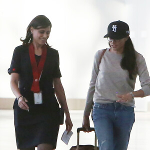 Meghan Markle au départ de l'aéroport de Toronto pour rentrer à Londres le 25 juin 2017.