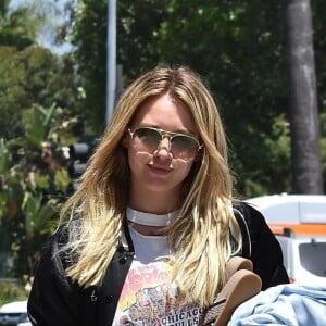 Hilary Duff est allée déjeuner avec son ex mari Mike Comrie au restaurant La Conversation à West Hollywood, le 3 juillet 2017