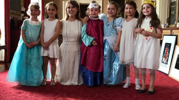 Sarah Ferguson et l'anniversaire royal d'Harper Beckham : La duchesse réplique