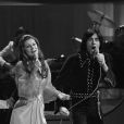 En France, à Paris, Ringo et Sheila chantant en duo sur le plateau de l'émission CADET ROUSSELLE le 2 mars 1973.