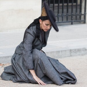 Semi-exclusif - Céline Dion lors d'un shooting pour Vogue dans les jardins du Palais-Royal à Paris, le 6 juillet 2017