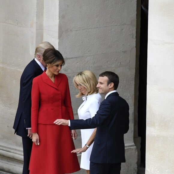 Melania Trump et Brigitte Macron (Trogneux), avec Donald Trump et Emmanuel Macron - Cérémonie d'accueil du président Donald Trump par Emmanuel Macron, président de la République, à l'Hôtel National des Invalides à Paris le 13 juillet 2017. © Pierre Perusseau / Bestimage