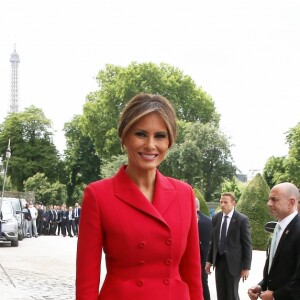 La première dame française Brigitte Trogneux et la première dame des Etats-Unis Melania Trump lors de la cérémonie d'accueil du président des Etats-Unis à l'Hôtel National des Invalides à Paris le 13 juillet 2017. © Dominique Jacovides/Bestimage