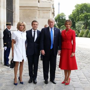 Le président de la République Emmanuel Macron, sa femme Brigitte Trogneux, le président des Etats-Unis Donald Trump et sa femme Melania Trump lors de la cérémonie d'accueil du président des Etats-Unis à l'Hôtel National des Invalides à Paris le 13 juillet 2017. © Dominique Jacovides/Bestimage