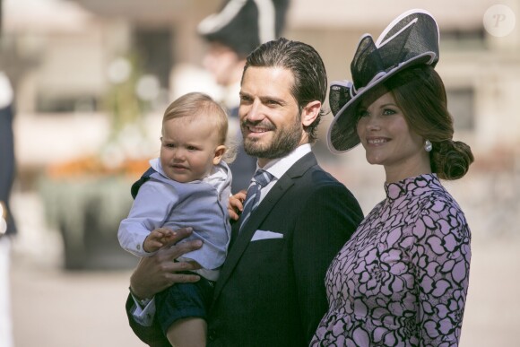 Le prince Carl Philip de Suède en compagnie de sa femme Sofia enceinte et de leur fils Alexandre assistent à une messe à l'occasion du 40ème anniversaire de la princesse Victoria de Suède au palais Royal de Stockholm en Suède, le 14 juillet 2017
