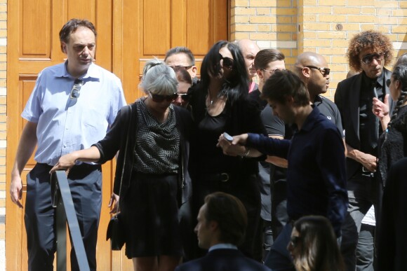 Sylvie Ortega Munos la compagne de Ludovic Chancel - Obsèques de Ludovic Chancel, le fils de Sheila, en l'église Notre dame d'Ey­lau à Paris, le 17 juillet 2017. Il a ensuite été enterré au cimetière des Arches à Louveciennes.