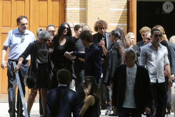 Sylvie Ortega Munos la compagne de Ludovic Chancel - Obsèques de Ludovic Chancel, le fils de Sheila, en l'église Notre dame d'Ey­lau à Paris, le 17 juillet 2017. Il a ensuite été enterré au cimetière des Arches à Louveciennes.
