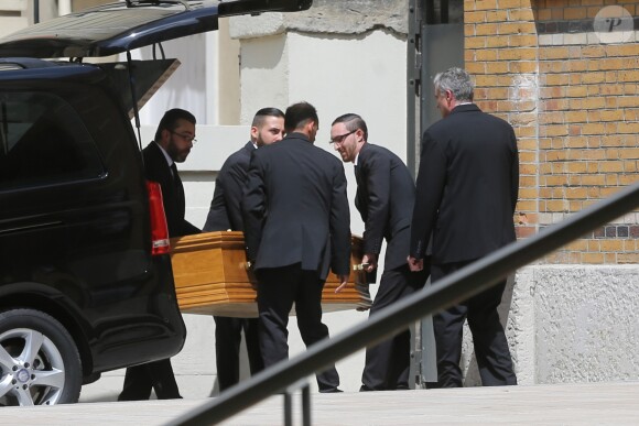 Cercueil de Ludovic Chancel - Obsèques de Ludovic Chancel, le fils de Sheila, en l'église Notre dame d'Ey­lau à Paris, le 17 juillet 2017. Il a ensuite été enterré au cimetière des Arches à Louveciennes.