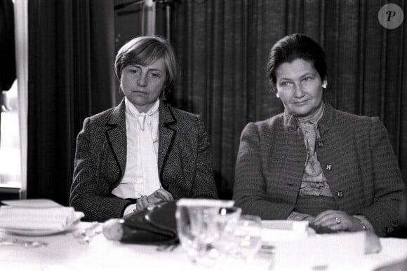 Archives - Monique Pelletier et Simone Veil a la foire de Lyon en 1981 00/00/1981 - Lyon