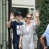 Céline Dion et son fils René-Charles sortent de l'hôtel Royal Monceau pour se rendre à une boutique Louis Vuitton, à Paris, le 19 juillet 2017.