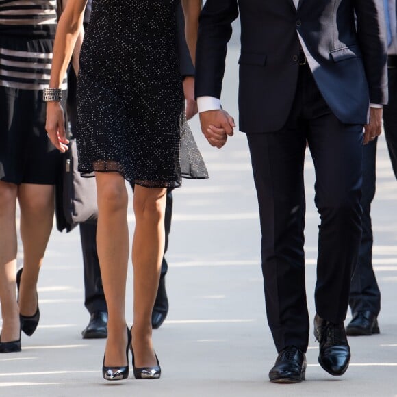 Le Président de la République Française, Emmanuel Macron et sa femme la Première dame Brigitte Macron (Trogneux) accueillent le président de la République de Colombie Juan Manuel Santos et sa femme la Première dame Clemencia Rodriguez au Palais de L'Elysée à Paris, France, le 21 juin 2017. © Cyril MoreauBestimage  French President Emmanuel Macron, his wife Brigitte, Brigitte Macron (Trogneux) receive Colombian President Juan Manuel Santos and his wife Maria Clemencia Rodriguez at the Elysee Palace in Paris, France on June 21, 2017.21/06/2017 - Paris