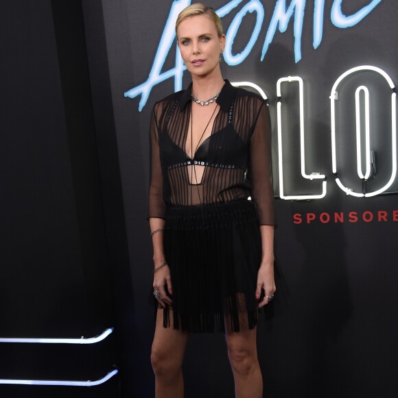 Charlize Theron en Christian Dior à la première de 'Atomic Blonde' au théâtre de l'hôtel Ace à Los Angeles, le 24 juillet 2017