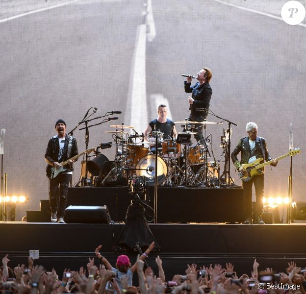 Concert de U2 lors de leur tournée "The Joshua Tree Tour" au Stade de France à Saint-Denis le 25 juillet 2017. © Lionel Urman/Bestimage