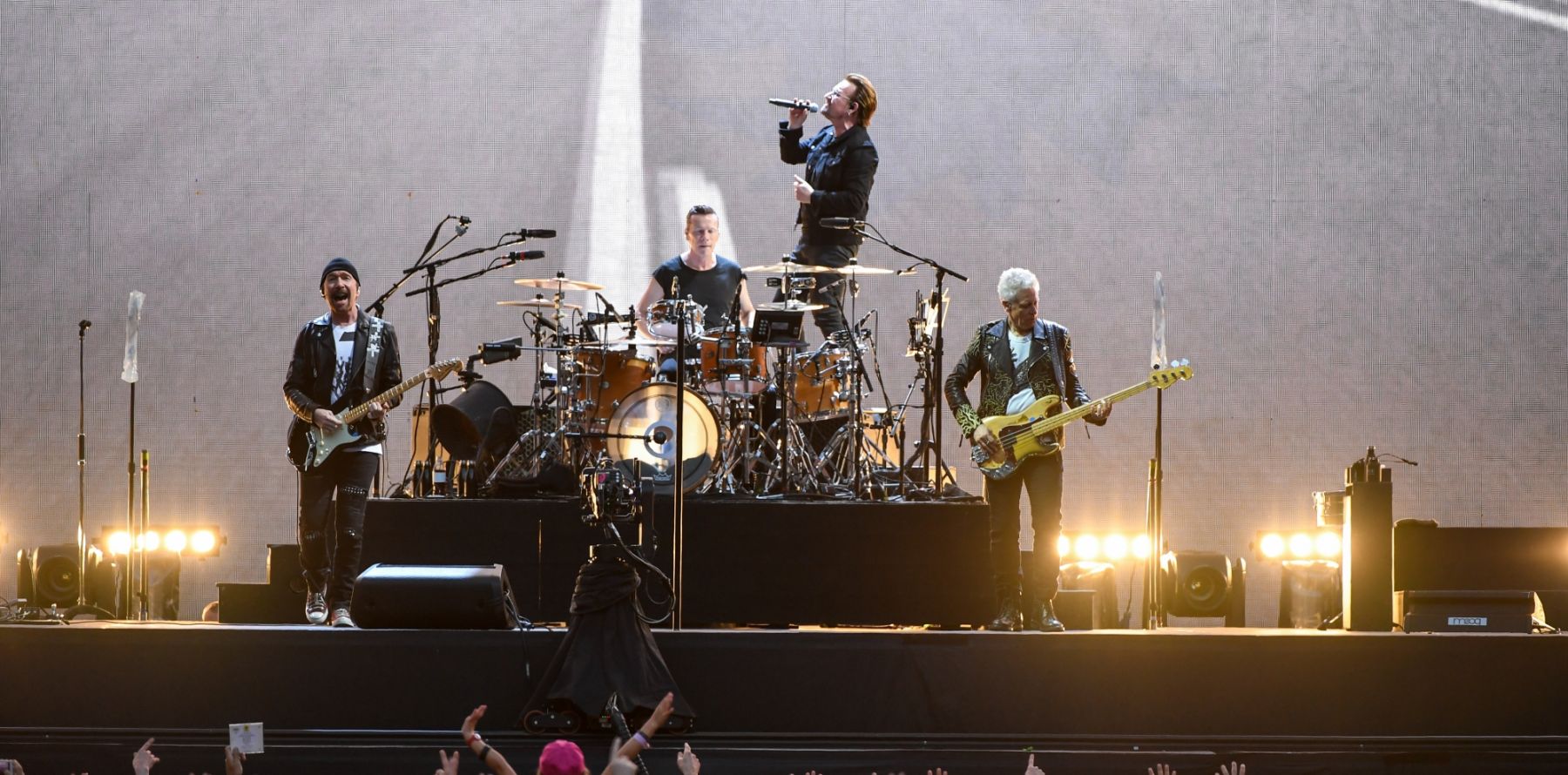 U2 au Stade de France : Hautement engagé devant Sean Penn et Lenny ...