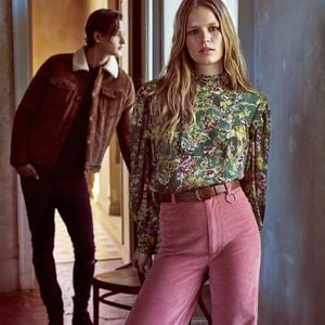 Jegor Venned et Anna Ewers sur la campagne automne-hiver 2017 de Mango. Photo par Mario Sorrenti.