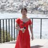 Exclusif - Selena Gomez, sans maquillage, se promène avec une amie près de l'océan à Malibu, le 11 juillet 2017. © CPA/Bestimage