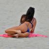 Exclusif - Claudia Romani (Secret Story 9) fait du yoga en maillot de bain sur la plage de West Palm Beach en Floride, le 30 juillet 2017.