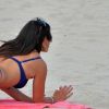 Exclusif - Claudia Romani (Secret Story 9) fait du yoga en maillot de bain sur la plage de West Palm Beach en Floride, le 30 juillet 2017.