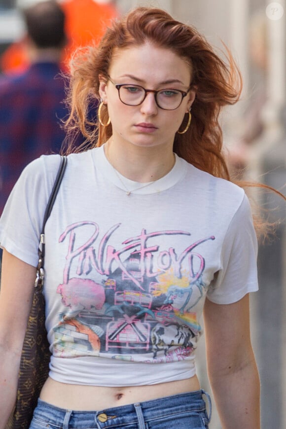 Exclusif - Sophie Turner dans la rue à Montreal le 22 juin 2017.