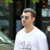 Joe Jonas et sa compagne Sophie Turner vont boire un verre à New York, le 9 mai 2017.