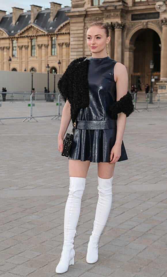 Sophie Turner au défilé de mode "Louis Vuitton", collection prêt-à-porter Automne-Hiver 2017-2018 au Louvre à Paris, le 7 Mars 2017.© Bestimage