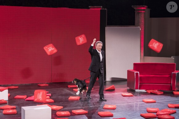 Exclusif - Michel Drucker sur scène pour son one man show "Seul...avec vous" lors du Festival de Ramatuelle le 4 aout 2017. © Cyril Bruneau / Festival de Ramatuelle / Bestimage