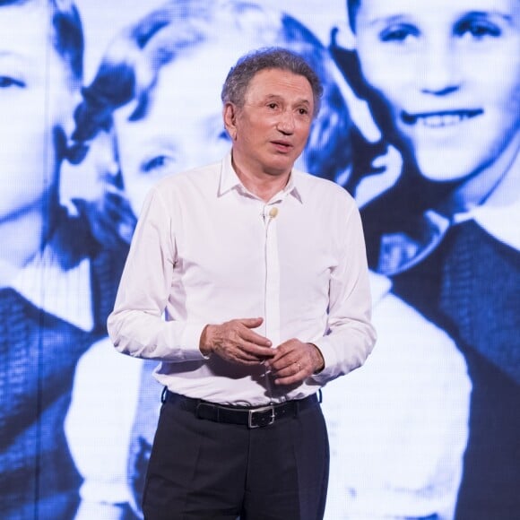 Exclusif - Michel Drucker sur scène pour son one man show "Seul...avec vous" lors du Festival de Ramatuelle le 4 aout 2017. © Cyril Bruneau / Festival de Ramatuelle / Bestimage