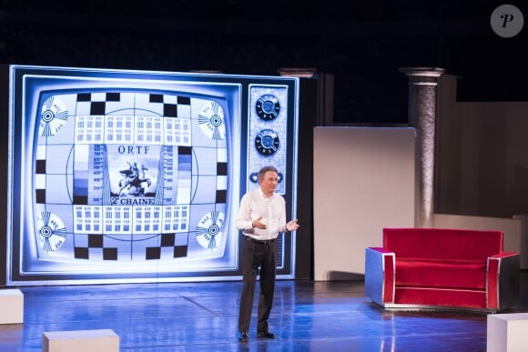 Exclusif - Michel Drucker sur scène pour son one man show "Seul...avec vous" lors du Festival de Ramatuelle le 4 aout 2017. © Cyril Bruneau / Festival de Ramatuelle / Bestimage