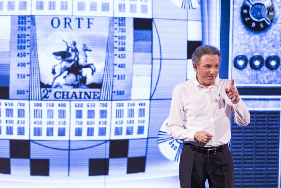 Exclusif - Michel Drucker sur scène pour son one man show "Seul...avec vous" lors du Festival de Ramatuelle le 4 aout 2017. © Cyril Bruneau / Festival de Ramatuelle / Bestimage