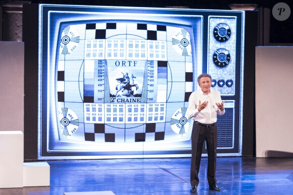 Exclusif - Michel Drucker sur scène pour son one man show "Seul...avec vous" lors du Festival de Ramatuelle le 4 aout 2017. © Cyril Bruneau / Festival de Ramatuelle / Bestimage