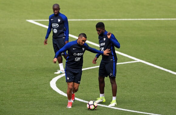 N'Golo Kanté, Dimitri Payet et Samuel Umtiti au Stade de France. Saint-Denis, le 12 juin 2017.