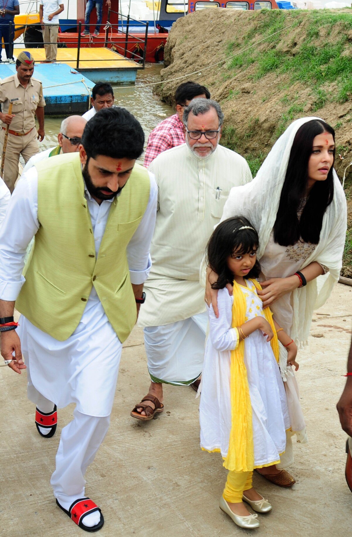 Photo Aishwarya Rai Bachchan, son mari Abhishek Bachchan et leur fille Aaradhya Bachchan