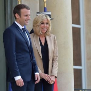 Le président de la République française Emmanuel Macron et sa femme la première dame Brigitte Macron reçoivent le premier ministre d'Australie, Malcolm Turnbull et sa femme Lucy Turnbull pour un dîner de travail au Palais de l'Elysée à Paris, France, le 8 juillet 2017. © Giancarlo Gorassini/Bestimage