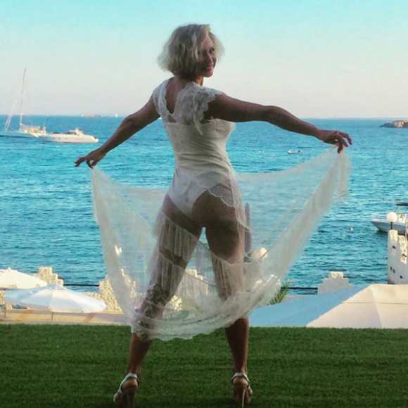 Marlène Mourreau très dévêtue à Ibiza le 8 août 2017.