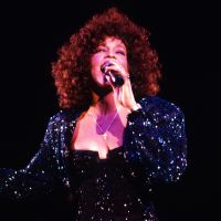 Whitney Houston : Pour son anniversaire, Brandy et Monica se clashent