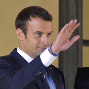 Le président français Emmanuel Macron et sa femme la première dame Brigitte Macron (Trogneux) - Le couple présidentiel français reçoit le couple présidentiel mexicain pour un dîner au palais de l'Élysée à Paris, France, le 6 juillet 2017. © Giancarlo Gorassini/Bestimage