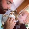 Natasha St-Pier a partagé cette photo de son mari Grégory et de leur fils Bixente. Instagram, mai 2017