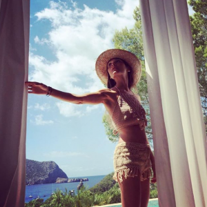 Joyce Jonathan lors de ses vacances à Ibiza, août 2017.