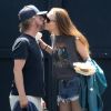 Exclusif - David Spade embrasse une jeune inconnue à Los Angeles, le 15 août 2017