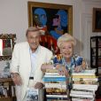 Jacqueline Monsigny et son mari Edward Meeks chez eux à Paris, le 28 juin 2008.