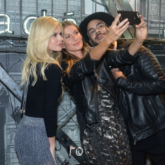 Lala Rudge, Gisele Bundchen, Hugo Gloss - Soirée d'inauguration du nouveau magasin Rosa Cha à Oscar Freire Street à São Paulo. Le 16 août 2017.