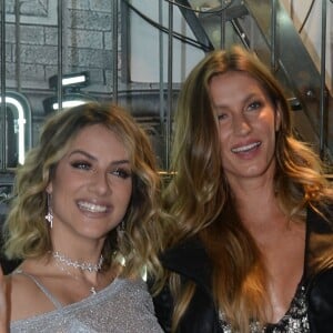 Fiorella Mattheis, Gisele Bundchen - Soirée d'inauguration du nouveau magasin Rosa Cha à Oscar Freire Street à São Paulo. Le 16 août 2017.