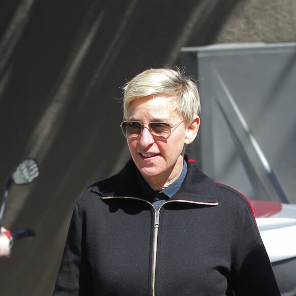 Ellen DeGeneres et sa femme Portia De Rossi à la sortie d'un salon de coiffure à West Hollywood, le 24 février 2017