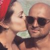 Marion Lefebvre, ex-candidate de Top Chef qui a ouvert à Aix-en-Provence la Bottega da Verri avec son compagnon Xavier Verri, a fait profiter de ses vacances dans les Baléares à ses abonnés Instagram, comme avec cette photo du 19 août 2017 où les amoureux s'embrassent sur Beso Beach à Formentera.