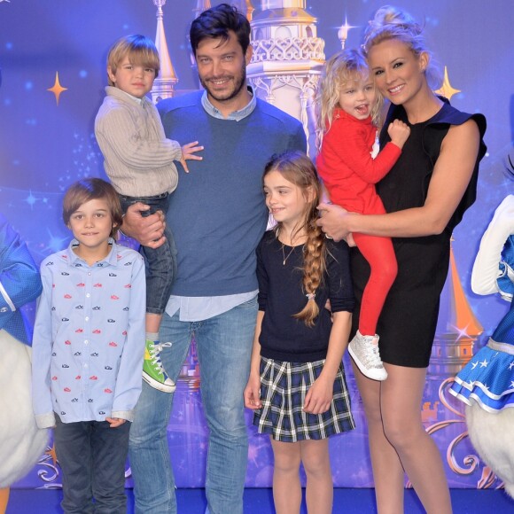 Elodie Gossuin, Bertrand Lacherie et leurs 4 enfants Rose Lacherie, Jules Lacherie, Joséphine Lacherie, Léonard Lacherie - 25e anniversaire de Disneyland Paris à Marne-La-Vallée le 25 mars 2017 © Veeren Ramsamy / Bestimage