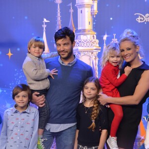 Elodie Gossuin, Bertrand Lacherie et leurs 4 enfants Rose Lacherie, Jules Lacherie, Joséphine Lacherie, Léonard Lacherie - 25e anniversaire de Disneyland Paris à Marne-La-Vallée le 25 mars 2017 © Veeren Ramsamy / Bestimage