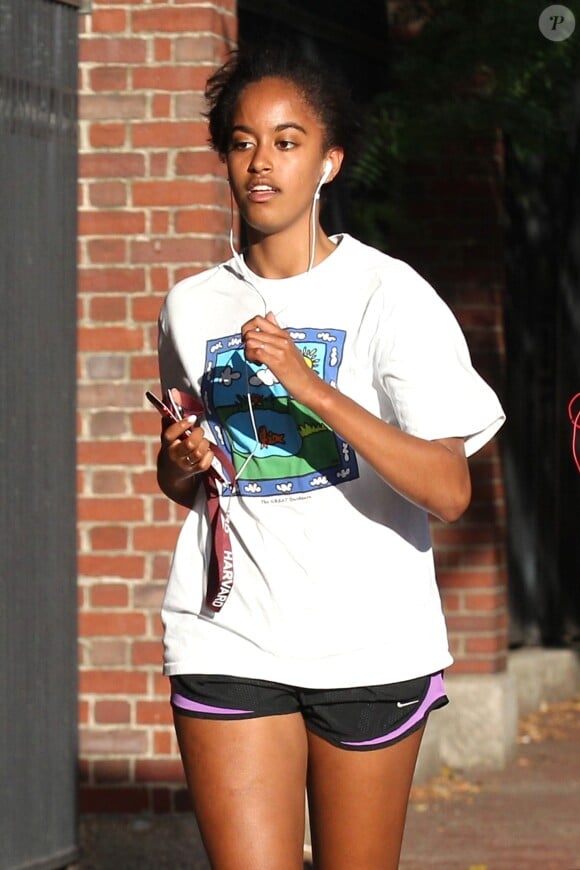 Exclusif - Malia Obama fait du jogging dans le campus de Harvard à Cambridge, le 23 août 2017