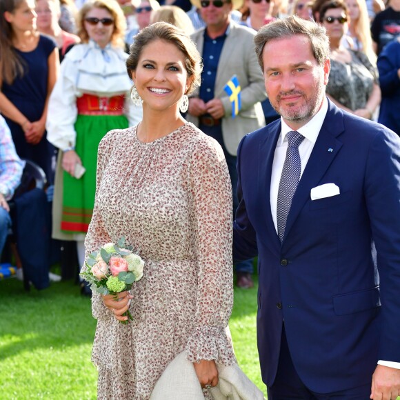 La princesse Madeleine et Christopher O'Neill lors des célébrations du 40e anniversaire de la princesse Victoria de Suède sur l'île d'Oland le 14 juillet 2017. Le couple a annoncé le 27 août 2017 attendre un troisième enfant.